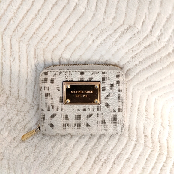 Cream and grey zippered wallet - Picture 1 of 5